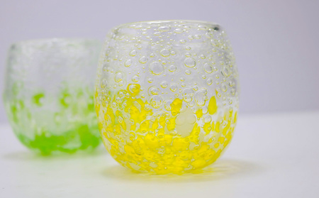 現代の名工「池宮城 善郎」作　気泡の海タルグラス（黄・緑）2個ペア 