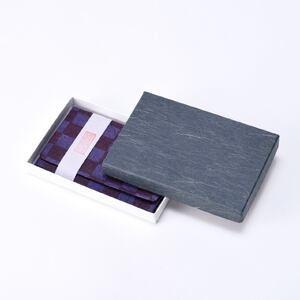 伝統工芸 黒谷和紙 名刺入れ（型染：市松紫）名刺入 伝統工芸 民芸品 カードケース 和紙 就職祝い メンズ レディース ビジネス カジュアル おしゃれ プレゼント 贈答 贈り物 記念日 お土産 京都 