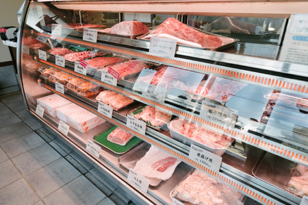 【3か月連続お届け】豚ロース肉のみそ漬け1,600g【海老沢精肉店】【 豚肉 みそ漬け 味噌 加工 国産 調理 下妻 茨城 名物 みそ 料理 夕飯 夕食 おかず ストック 時短 冷凍 冷蔵 大量 加工