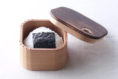 おにぎり弁当箱　「黒刻」/ お弁当箱 おにぎり ピクニック 紀州材 職人 【hak102A】