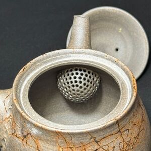 仁　18号炭化洋梨藻掛茶注（木）1-181｜陶器 やきもの 焼き物 手作り 谷川仁 職人 伝統工芸品 急須 常滑焼愛知県 常滑市