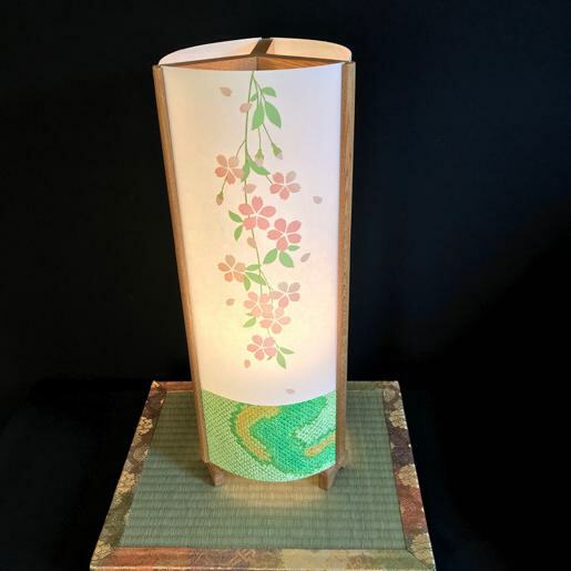 着物生地で作ったおしゃれな行灯（あんどん） 花三様 099H821_イメージ3
