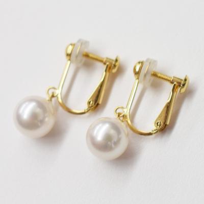 ふるさと納税 天草市 8-8.5mmあこや真珠 パールイヤリングG:シリコン小 K18YG ブラ_S085-334A |  | 01