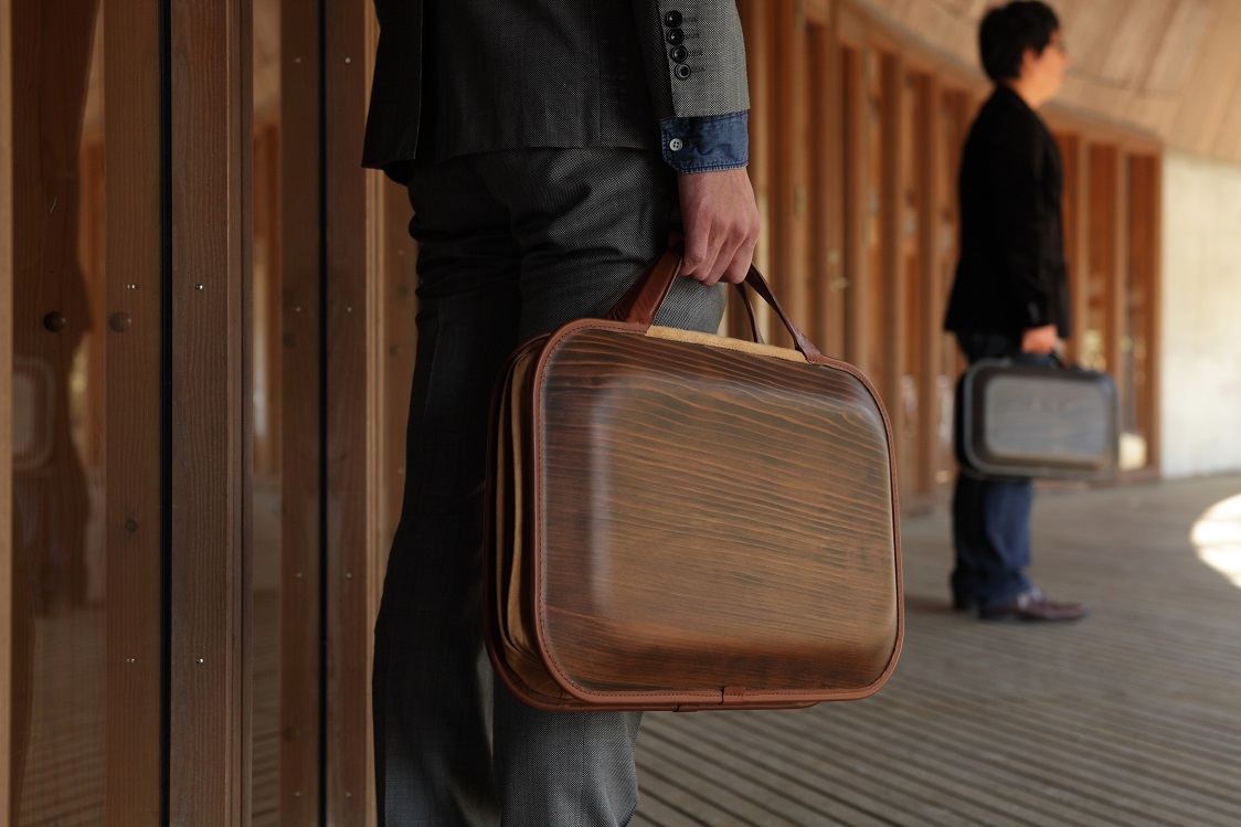 木製バッグ 【monacca-bag/Roots Landブラウン（B4サイズ対応 ）】 ビジネスバッグ 木製ビジネスバッグ 鞄 カバン バッグ 木のかばん メンズ レディース ファッション 木製 木