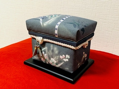 【限定１品】にほんちゃばこ 灰色・装飾桐箱(水彩画風)