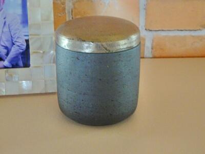 伝統工芸 信楽焼の手元供養 分骨用ミニ骨壺 ふるさと 明星 筒型 Mサイズ