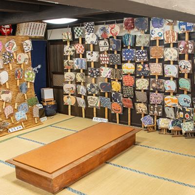 ふるさと納税 越生町 渋うちわ・越生梅林セット |  | 02