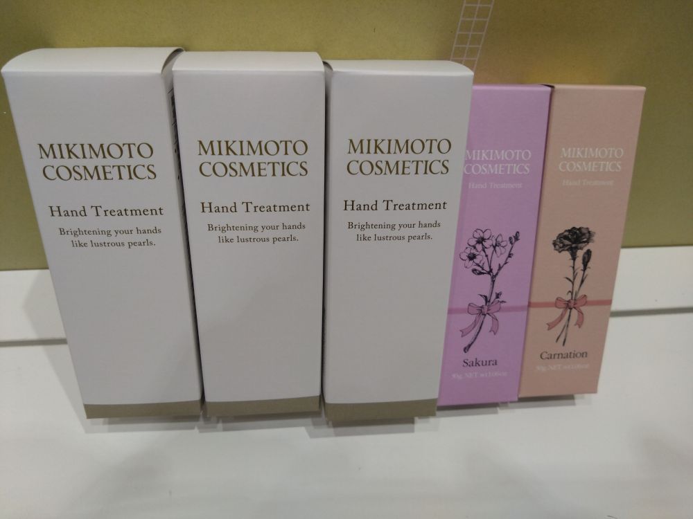 【ふるさと納税】1855 ミキモト コスメティックス　ハンドクリーム5点セット ミキモトクループ 御木本製薬 伊勢志摩産真珠成分 超純水 ハンドクリーム 無香料 桜 カーネーション うるおい みずみずしい なじみやすい ハリ・弾力チューブタイプ保護膜 透明感