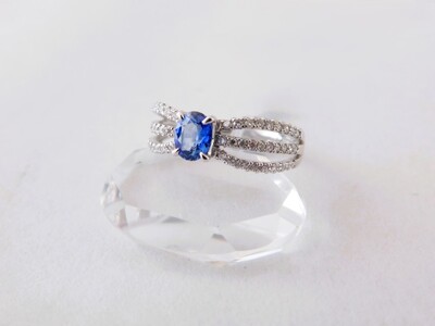 【一点もの】Pt900　サファイヤ（0.50ct）ダイヤモンドリング　K52　K06093-H