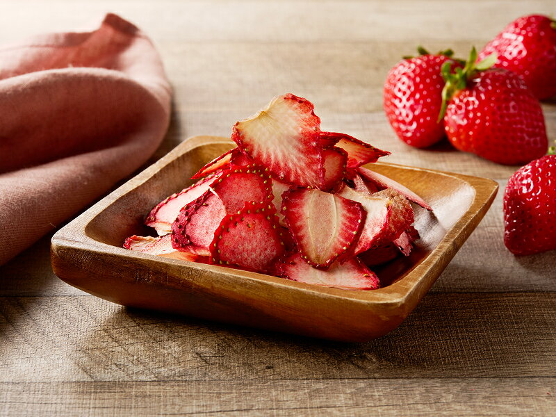 【ふるさと納税】ドライフルーツ イチゴ 30g 砂糖不使用 甘味 乾燥 スライス ヨーグルト アイスクリーム お菓子 おやつ トッピング お菓子作り 保存に便利 チャック付き 紅茶 愛知県 小牧市 送料無料