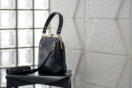 【soul;solid】Brass clasp シリーズ 2way真鍮がま口バッグ【ジャパンレザーアワード2024入賞】 ［178S11］ soul solid 2way 真鍮 がま口 バッグ イタリ