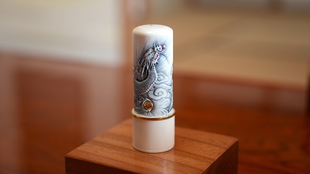 現代の名工・宮澤宝泉作　象牙印鑑30ミリ丸×90ミリ丈「上り龍」象嵌入[5839-2074]