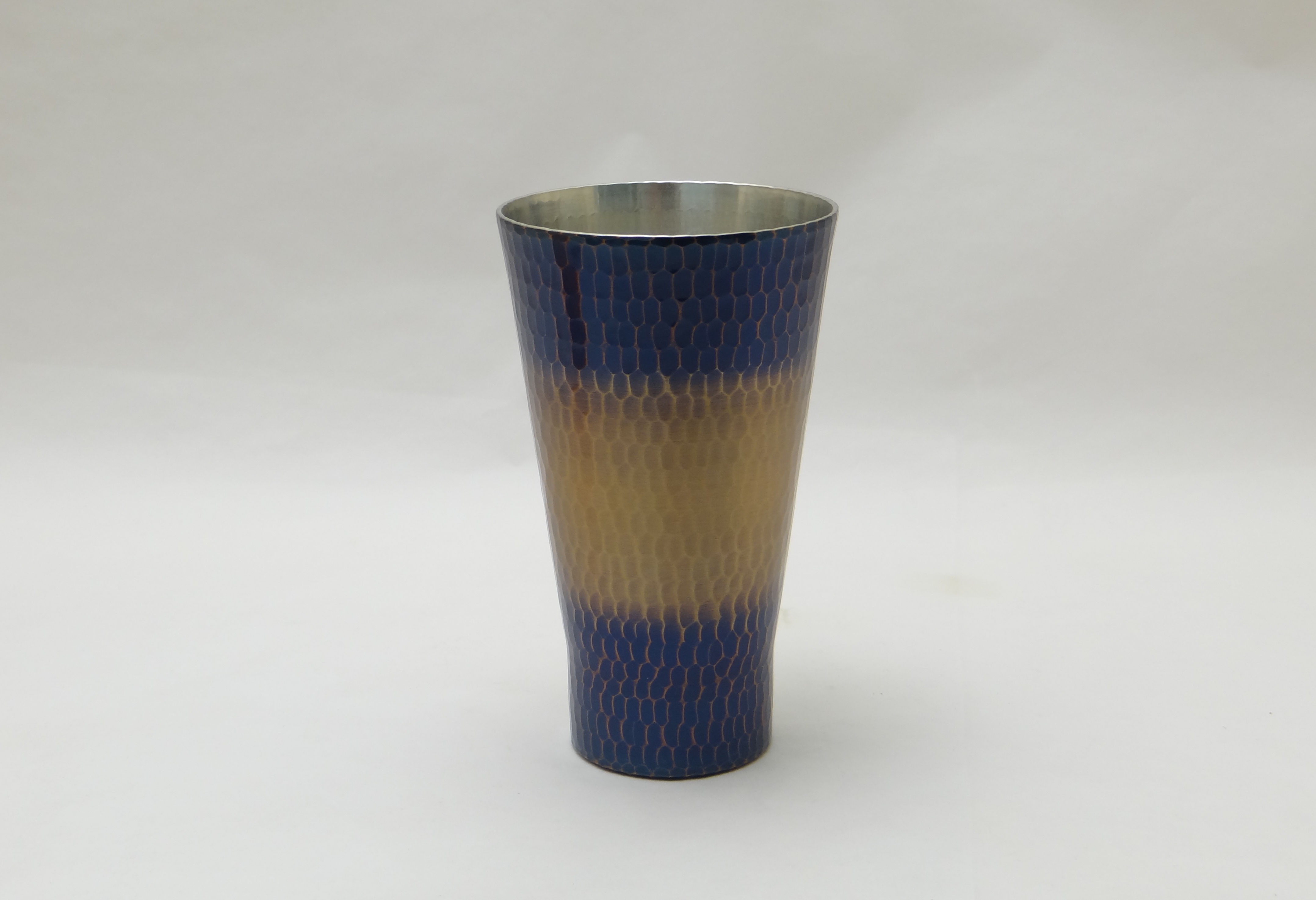 
                  高輝 純銅手打ち鎚目タンブラー(中) FC035075
                