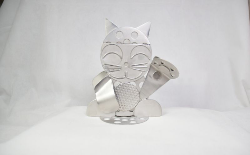 
                  ステンレス 製 縁起物 オブジェ 「 招き猫 」 端材 ステンレス ステンレス製 置物 猫 玄関 商売繁盛 一攫千金 一点モノ 一点もの ハンドメイド 職人 [ED001ci]
                