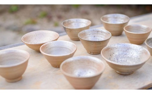 湯呑 【金色】  高級品 金 銀 大塩 恵旦作 伝統工芸 赤膚焼 工芸品 作品 国宝 世界遺産 薬師寺 粘土 伝統 歴史 1300年 お祝い プレゼント 奈良県 奈良市 なら 500-004