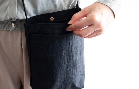 ミニショルダーバッグ KONBU(R) ブラック