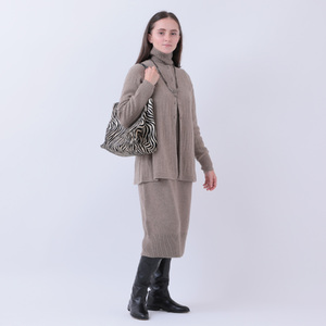 RU2311-06 ルーエンローズ カシミヤ ハイネックワンピース（ブラウン）