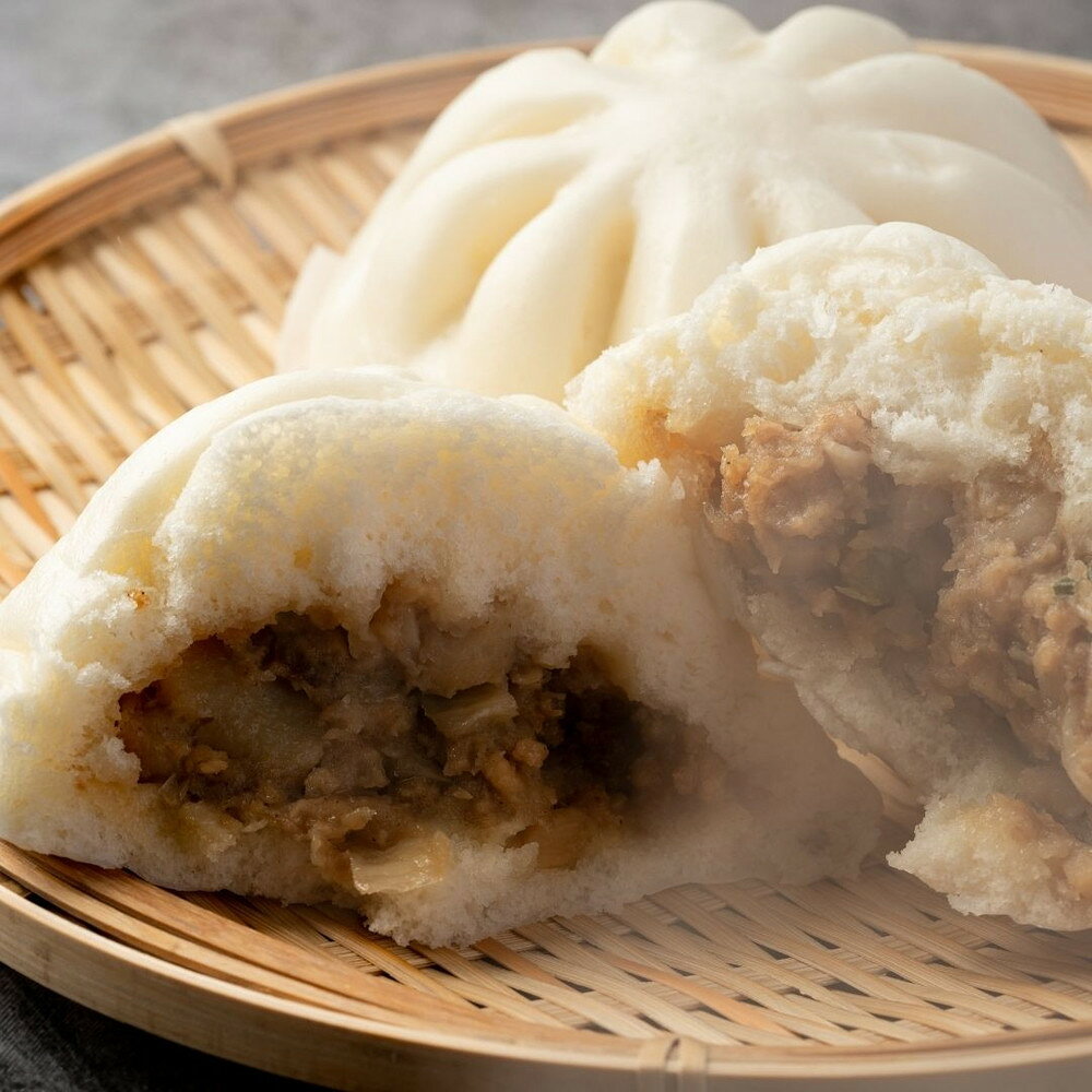 【ふるさと納税】肉汁溢れる 大きい 大町 豚まん 180g×9個 | 惣菜 中華まん 手作り 国産 人気 おすすめ 点心 冷凍食品 グルメ おかず 保存食 ギフト プレゼント 送料無料 長野県 大町市 ふるさと納税