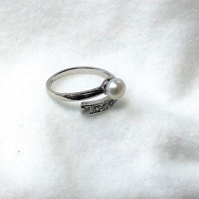 ふるさと納税 伊勢市 リング・バンド(淡水本真珠・ボタン)SV製　1924 |  | 01