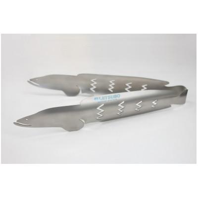 ふるさと納税 裾野市 使うたびに愛着が湧く、雷魚がモデルのチタン製トング (300mm)
