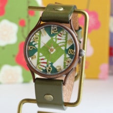 伝統工芸文様【菱緑】の文字盤が美しい　和染千代紙で作った手作り腕時計　ベルトカラー:オリーブ