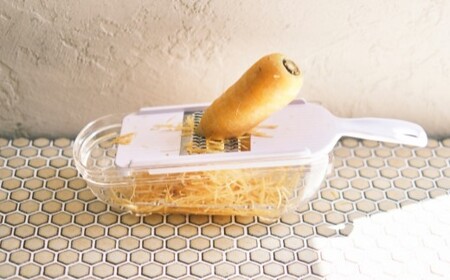 貝印 SELECT100　調理器セット(受け皿・ガード付) 4点セット 000DH3027 スライサー せん切り器 細せん切り器 おろし器 セレクト100 関市 キッチンツール 料理 刃物 おしゃれ 