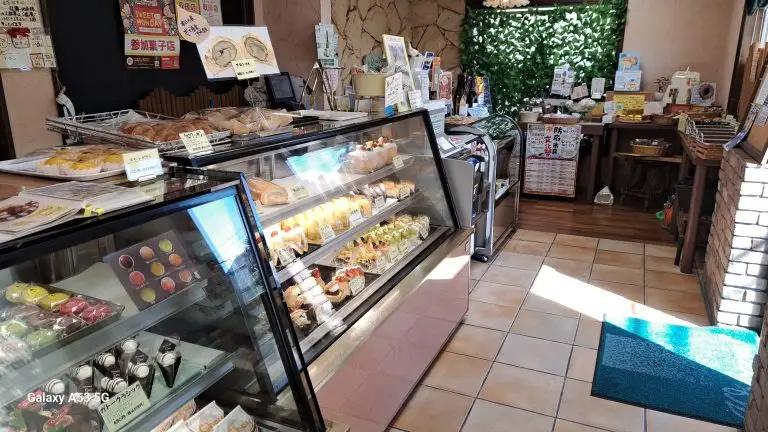 長州ひとめぼれロール 株式会社シェ・モム 山口県 防府市 O-I23 ロールケーキ 抹茶 小豆 ういろう 米粉 スイーツ 菓子 デザート 和洋折衷 もちもち