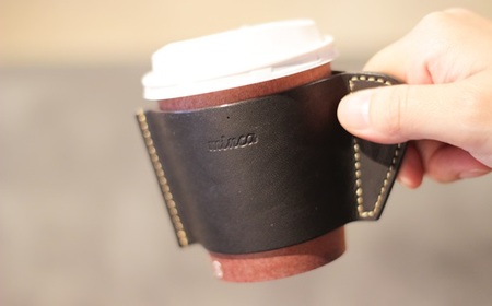 【minca】栃木レザーのカップスリーブSサイズ 自宅、オフィス、キャンプシーンでのカフェタイムに/ブラック　660【日用品 人気 おすすめ 】