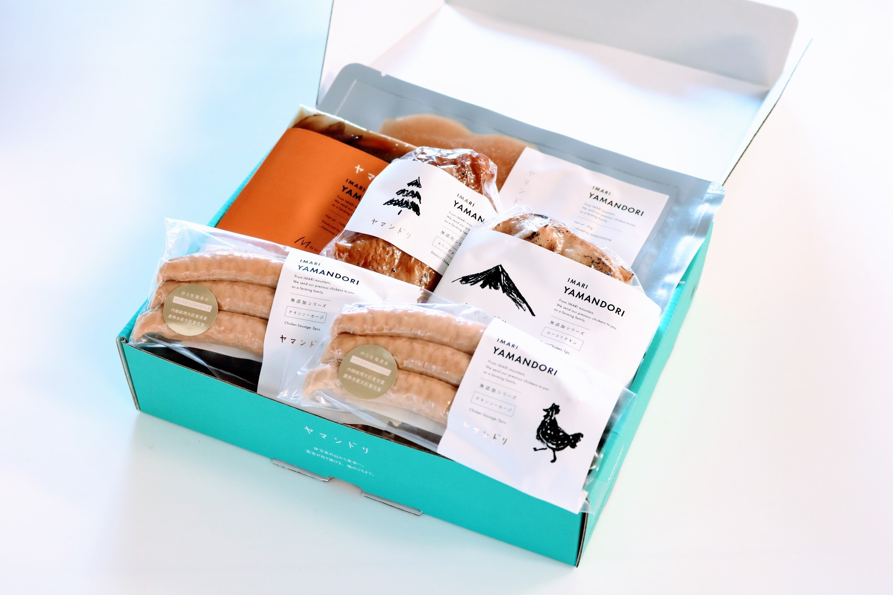 
            【セット】伊万里ヤマンドリ 詰合せ(ローストチキン、スモークチキン、チキンソーセージ、おやまのとりめし、しっとり鶏生ハム)
          