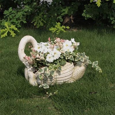 ふるさと納税 朝倉市 季節のお花寄せ植え(白鳥型鉢) |  | 02