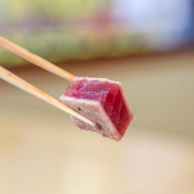 ふるさと納税 御前崎市 日光丸自慢の一本釣りカツオ使用!カツオシーステーキ 約1,200g(約400g×3) |  | 01