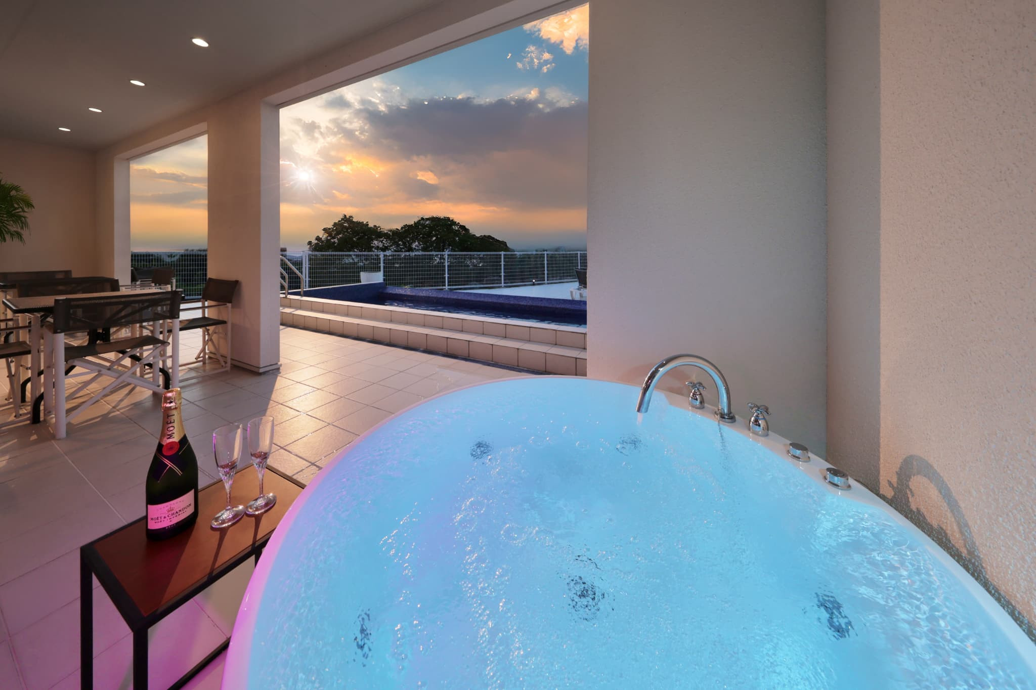 【クリスタルヴィラ白浜】プライベートプール付きロイヤルスイートヴィラ(ペア宿泊券)