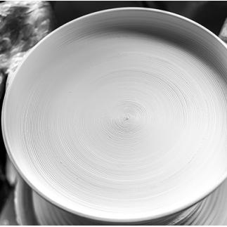 有田焼 井上萬二窯 井上祐希作 手ろくろ 茶碗 白磁釉滴飯碗（小） 【井上萬二窯】 陶芸家 井上祐希作 手作り 一点もの 手ろくろ 井上祐希 陶芸家 贈り物 ギフト A25-82_イメージ4