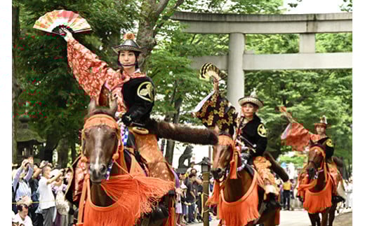 馬上演武は華やかです。