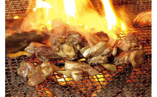 【熊本県産】天草大王 バーベキュー用カット肉（1kg） 熊本県産 天草大王 バーベキュー用 カット肉 1kg 鶏 地鶏 もも むね ミックス 焼肉 鶏肉 もも肉 むね肉 カット 熊本 南小国町 送料無料