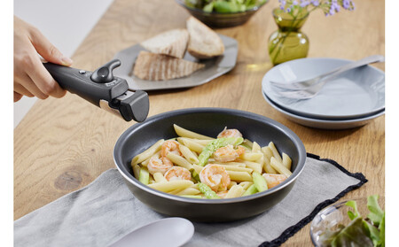 ダイヤモンドコートパン
マルチエッグパン入り１２点セット　ＩＨガス火対応　 MEGI-12S ブラウンメタリック