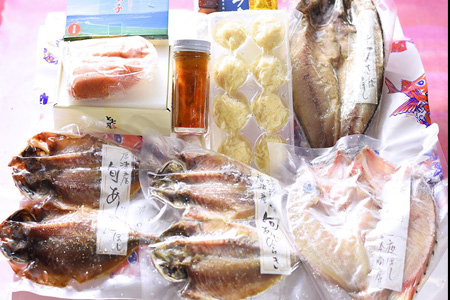 唐津産 極選 高級 海産物【無添加】干物・海宝セット 旬サバ干物 旬アジ開き 旬アジみりん 天然鯛一夜干し（旬の白身魚干物） 無着色 明太子 唐津産 塩ウニ 佐賀 呼子イカ ミシュラン☆獲得掲載店料理