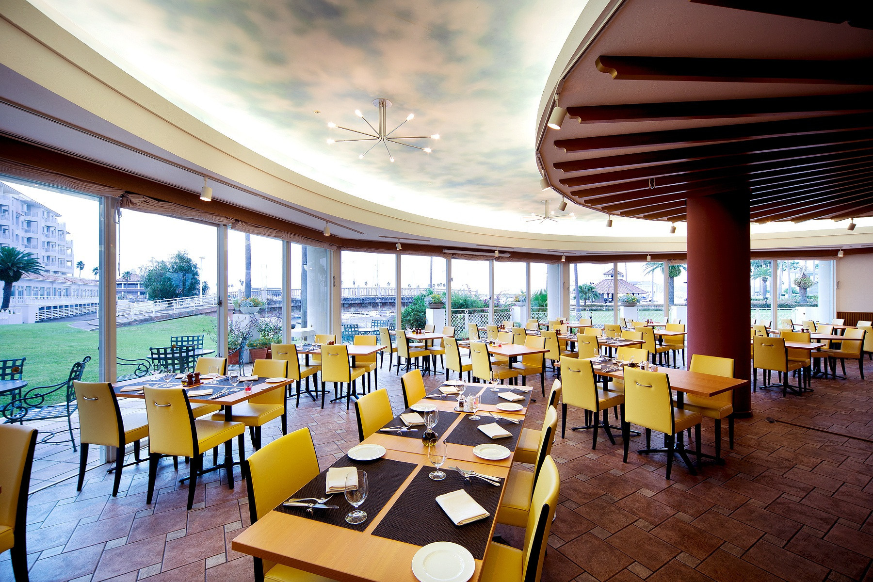 【イタリアンレストラン「カーロ・エ・カーラ」（和歌山マリーナシティホテル）】ペアディナー食事券