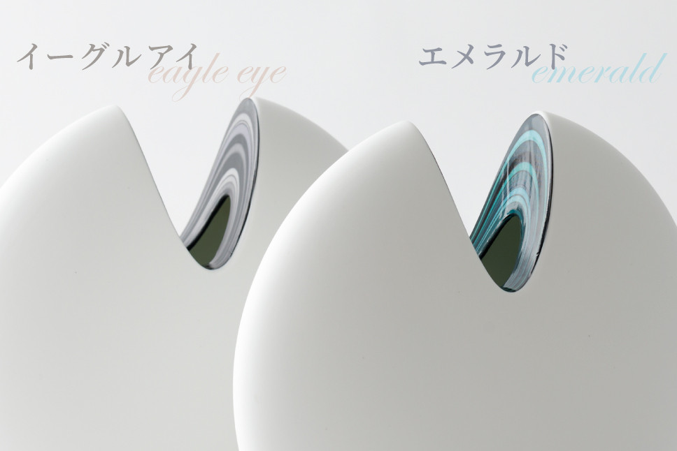 エメラルドイーグルアイの2色ご用意しています。このページからのお申込みのお届けはエメラルドです
