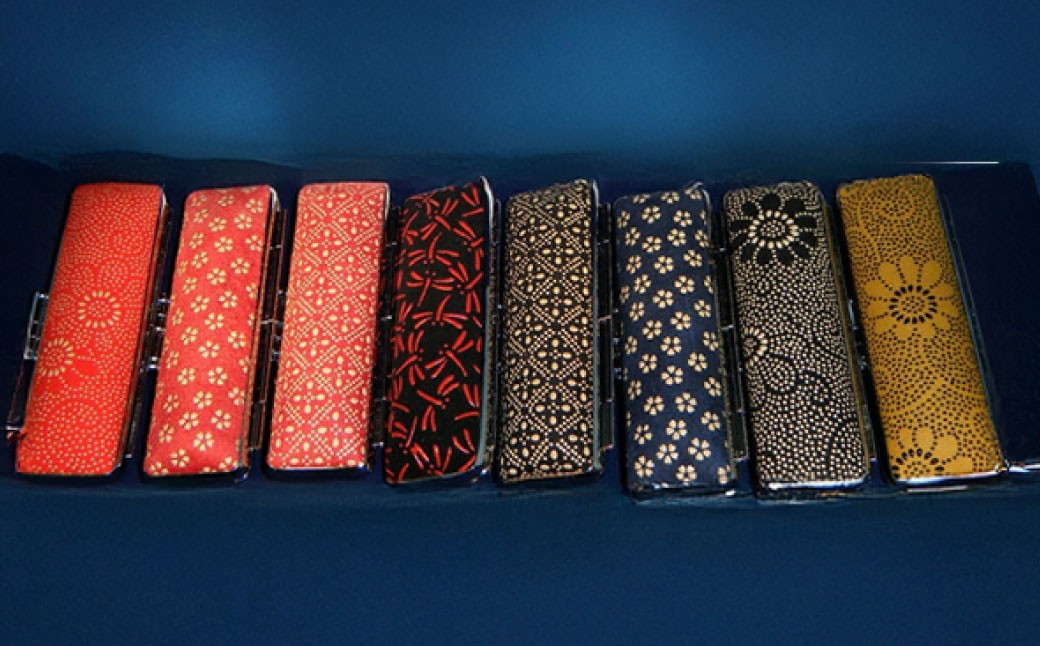 持つ人に合う選べる印伝（印鑑ケース）