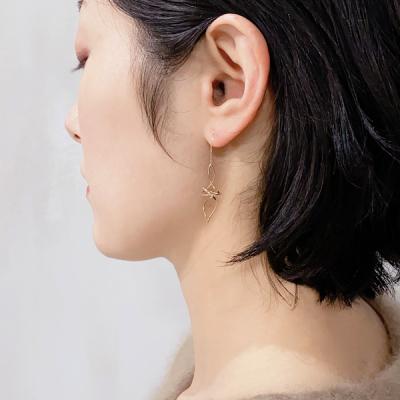 ふるさと納税 甲府市 K18 　ダイヤモンド　ゴールド　デフォルメスタッドピアス GD-3005 |  | 03