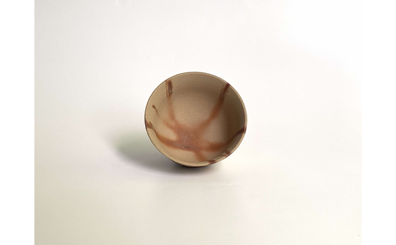 三石窯 茶碗 緋襷白【 地球にやさしい 再生素材 緋襷模様 陶器 】