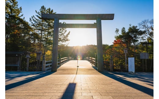 1746　プライベートガイドとめぐる伊勢神宮内宮・外宮「日本人の心をたどる伊勢の旅」1Day プラン（1名様）旅行 ツアー 伊勢 伊勢志摩 伊勢神宮 体験 博物館 チケット 旅 三重 食 日本 ガイド 文化 観光