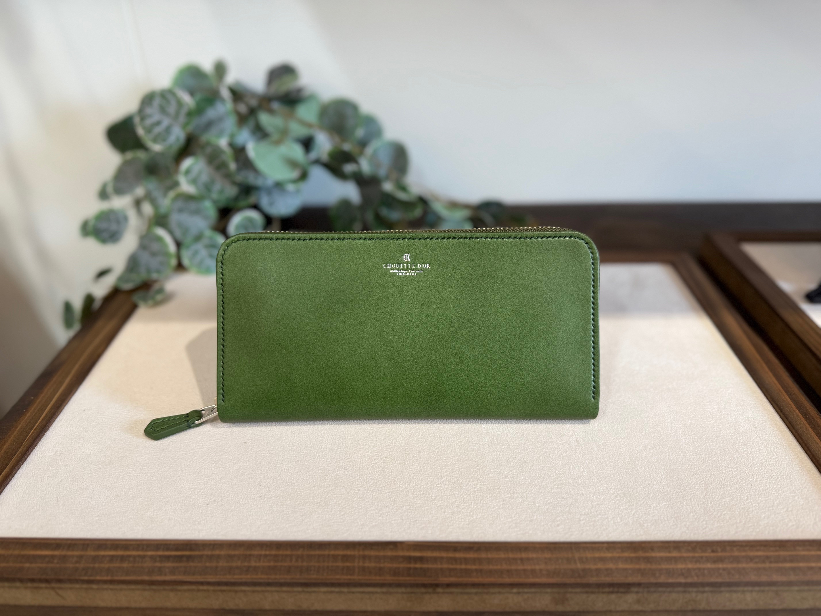 革職人が作った牛革ラウンドファスナー長財布［GRN］ 304018_AX26VC03