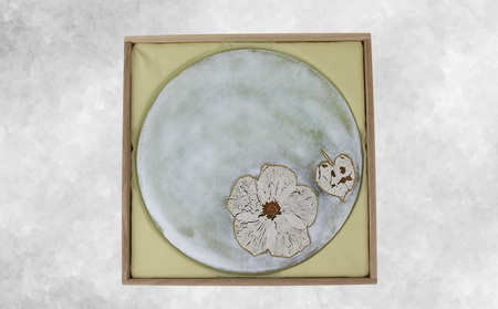 つづるガラスアート　ゆうなの花　平丸皿　HAKU｜ 1枚