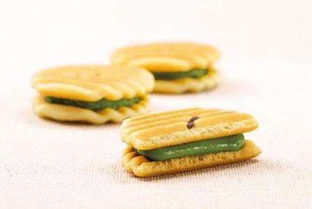 【高島屋選定品】【鼓月】姫千寿せんべい二段箱［ 京都 老舗 和菓子 千寿せんべい 有名店 和菓子 抹茶 クリーム 人気 おすすめ お菓子 スイーツ お取り寄せ 通販 ギフト プレゼント 贈答 ふるさと