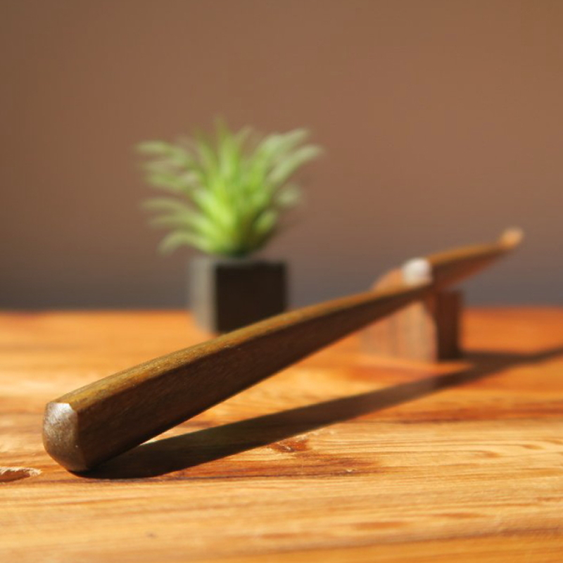 木製耳かき パロサント材 パロサント グリップ感 優しい形状 体に優しい スプーン形状 刺激を軽減 肌触り 甘い香り 硬い 重い木  愛知県 小牧市 送料無料