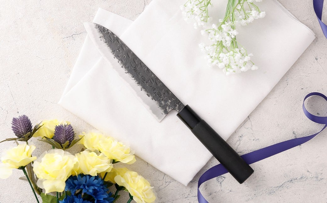 お母さん、お父さん、大切な人へのプレゼントに！ 選べる感謝のメッセージ入三徳包丁