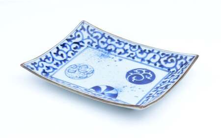 有田焼 蛸からくさ丸紋長角皿 2枚セット【まるぶん】食器 器 うつわ 磁器 皿 角皿 盛皿 ケーキ皿 菓子皿 プレート 唐草 からくさ 手描き 染付 青 ブルー 食洗機対応 55000円 A55-16