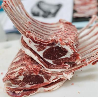 ふるさと納税 登米市 宮城県産羊4点セット1.35kg(スペアリブ、ラムチョップ、挽肉、焼肉用) |  | 01